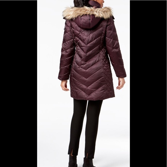 ⚡️SALE⚡️ Kenneth Cole Faux fur Down Chevron Puffer Coat - Picture 2 of 2